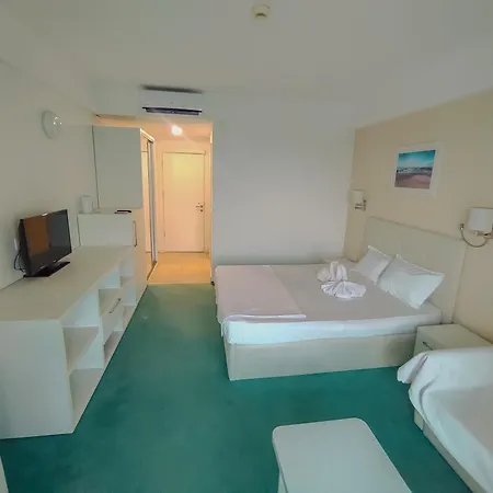 Blooming By The Sea - Cu Frontala Spre Mare شقة فندقية أوليمبْ