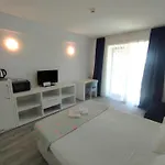 Blooming By The Sea - Cu Frontala Spre Mare Apart Otel