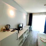Blooming By The Sea - Cu Frontala Spre Mare Apart Otel Olimp
