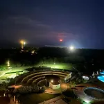 Blooming By The Sea - Cu Frontala Spre Mare 4*