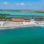 Aparthotel Blooming By The Sea - Cu Frontala Spre Mare 4*