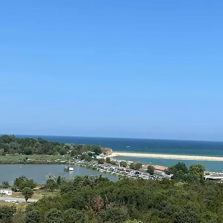 Blooming By The Sea - Cu Frontala Spre Mare Aparthotel *