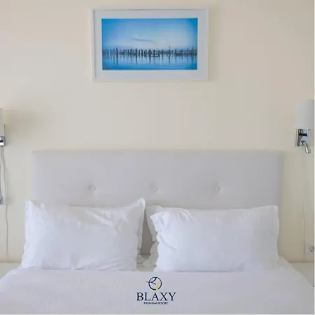 Blooming By The Sea - Cu Frontala Spre Mare * Olimp