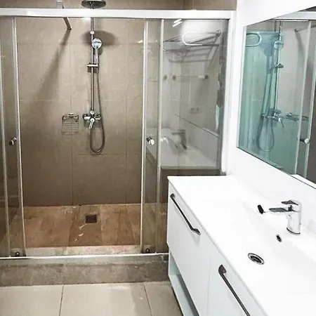 Blooming By The Sea - Cu Frontala Spre Mare