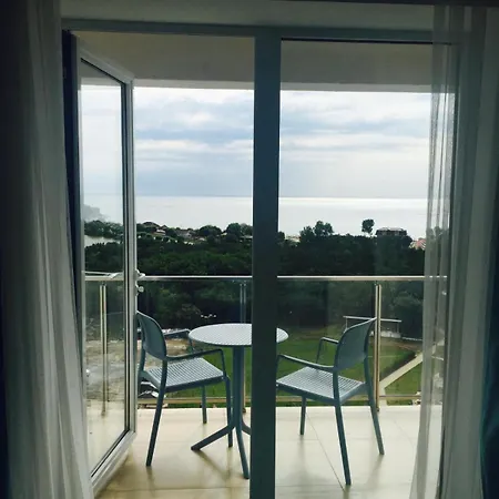 Blooming By The Sea - Cu Frontala Spre Mare Aparthotel *