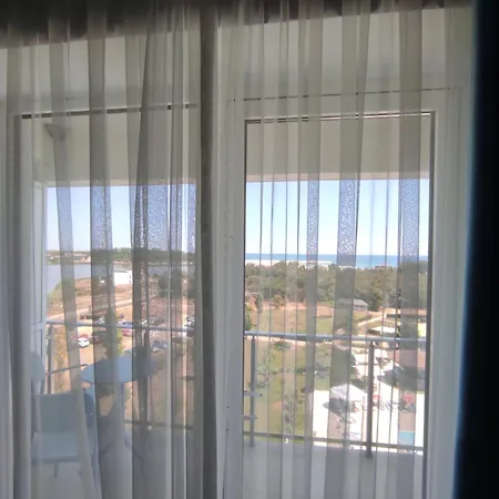 Blooming By The Sea - Cu Frontala Spre Mare 4*