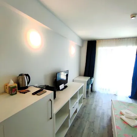 Blooming By The Sea - Cu Frontala Spre Mare Appart hôtel Olimp