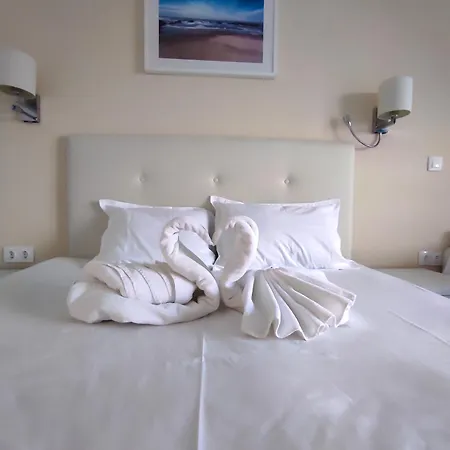 Blooming By The Sea - Cu Frontala Spre Mare Olimp