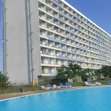 Apartmanhotel Blooming By The Sea - Cu Frontala Spre Mare