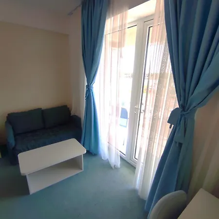 Blooming By The Sea - Cu Frontala Spre Mare 4*