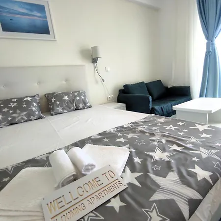 Apartmanhotel Blooming By The Sea - Cu Frontala Spre Mare