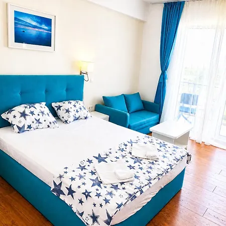 Apartmanhotel Blooming By The Sea - Cu Frontala Spre Mare