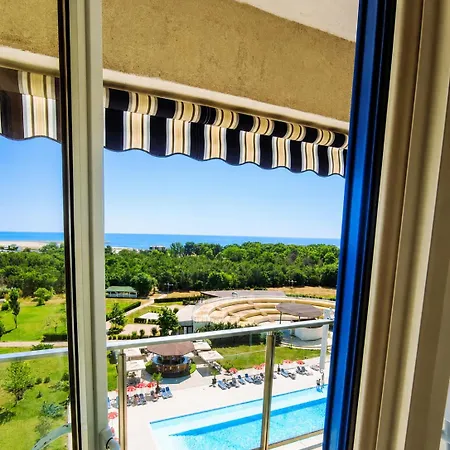 Apartmanhotel Blooming By The Sea - Cu Frontala Spre Mare Olimp