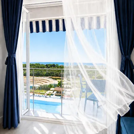 Blooming By The Sea - Cu Frontala Spre Mare Apartmanhotel Olimp