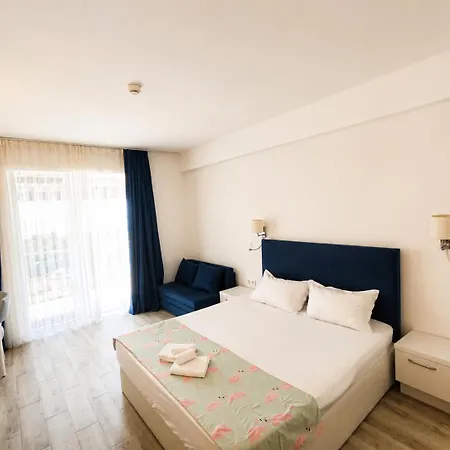 Blooming By The Sea - Cu Frontala Spre Mare