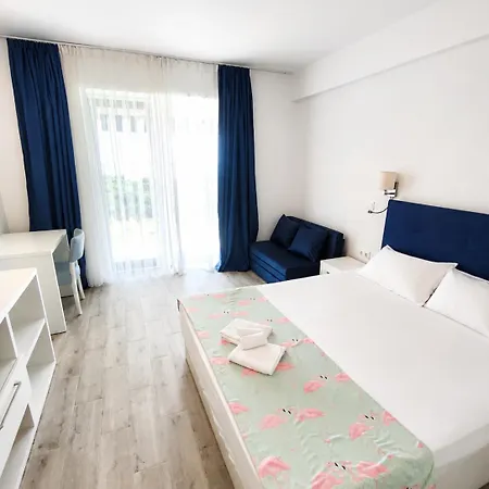Blooming By The Sea - Cu Frontala Spre Mare 4*