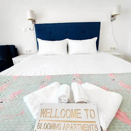 Blooming By The Sea - Cu Frontala Spre Mare Apartmanhotel Olimp